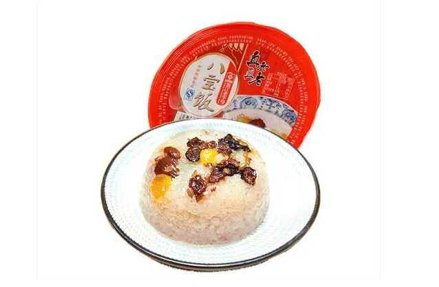 八寶飯專業(yè)包裝線：鎖住傳統(tǒng)美味，融合現(xiàn)代科技，開啟美食新篇章！